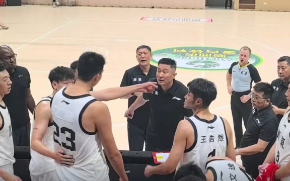 媒体人：广东男篮中锋徐昕向球队申请交易！